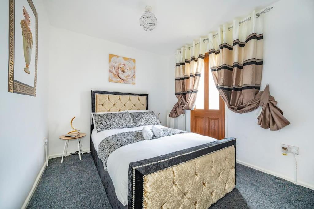 *C.Sani* Setup For Your Most Relaxed & Amazing Stay + Free Parking + Free Fast Wifi * Leeds  Bagian luar foto