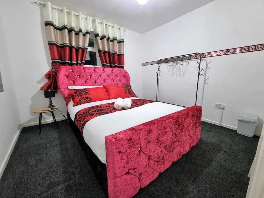 *C.Sani* Setup For Your Most Relaxed & Amazing Stay + Free Parking + Free Fast Wifi * Leeds  Bagian luar foto